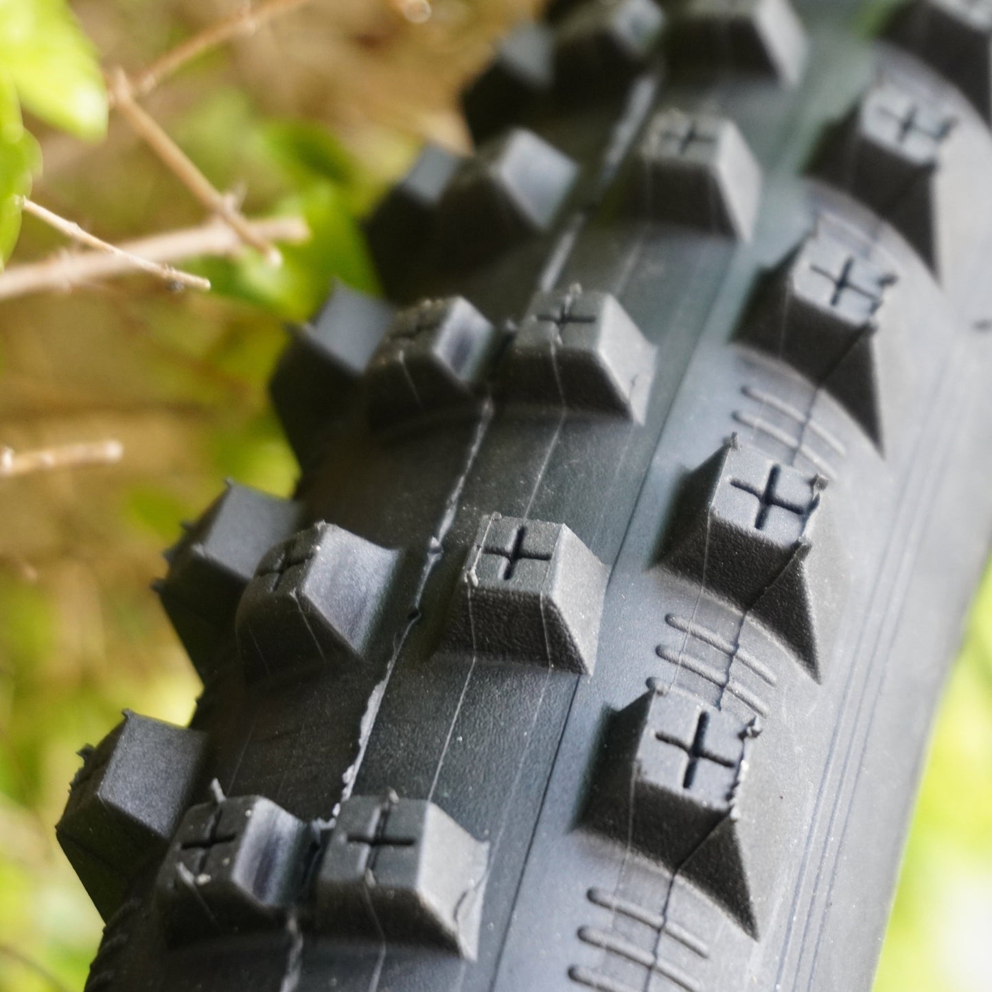 Grappler Mid Spike Mud Tire