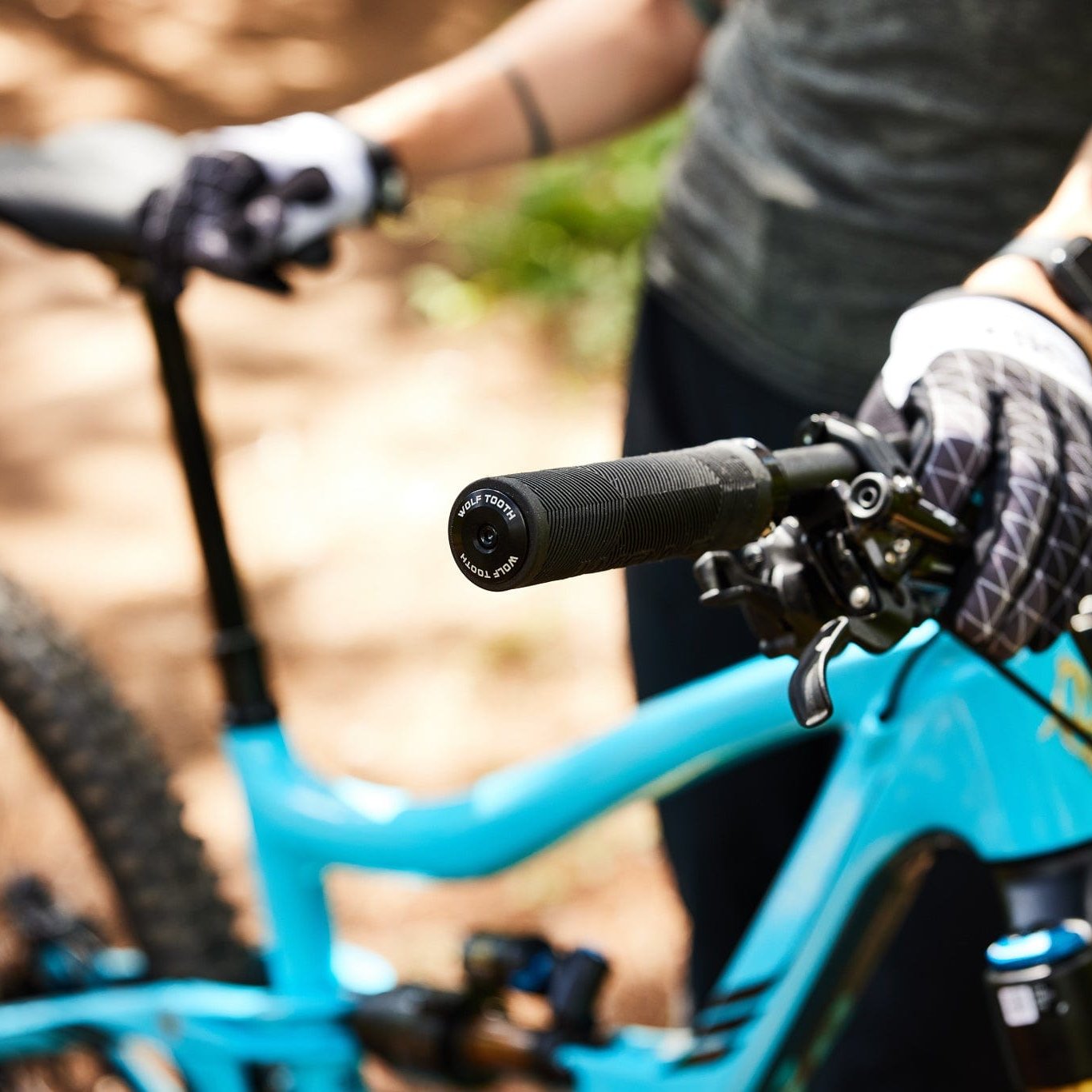 Wolf Tooth Components Echo Lock-On Grips