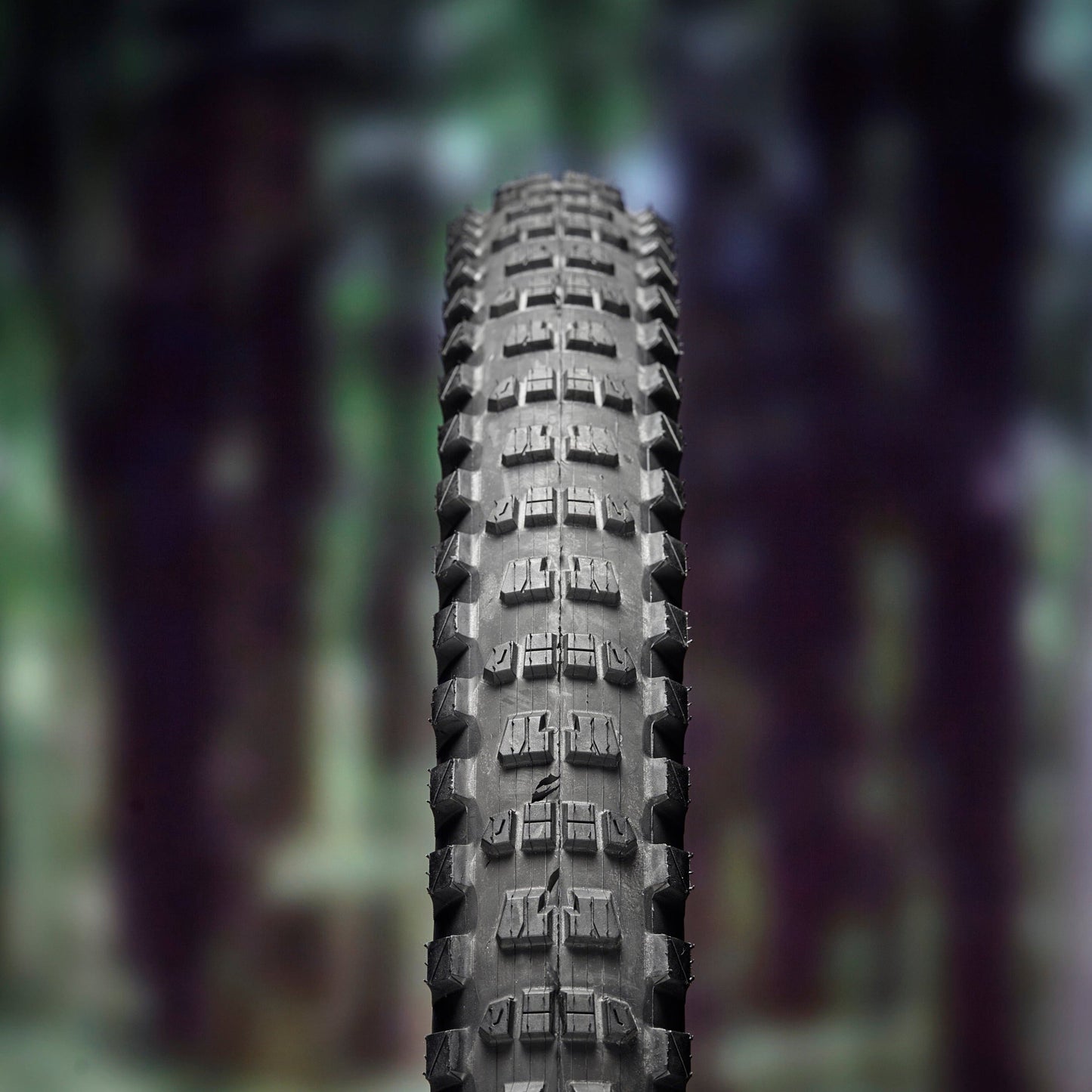 Zeppelin Tire
